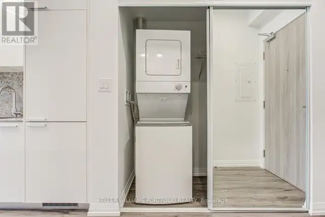 2103 - 75 CANTERBURY PLACE Toronto (Willowdale West), Ontario63006664441347123