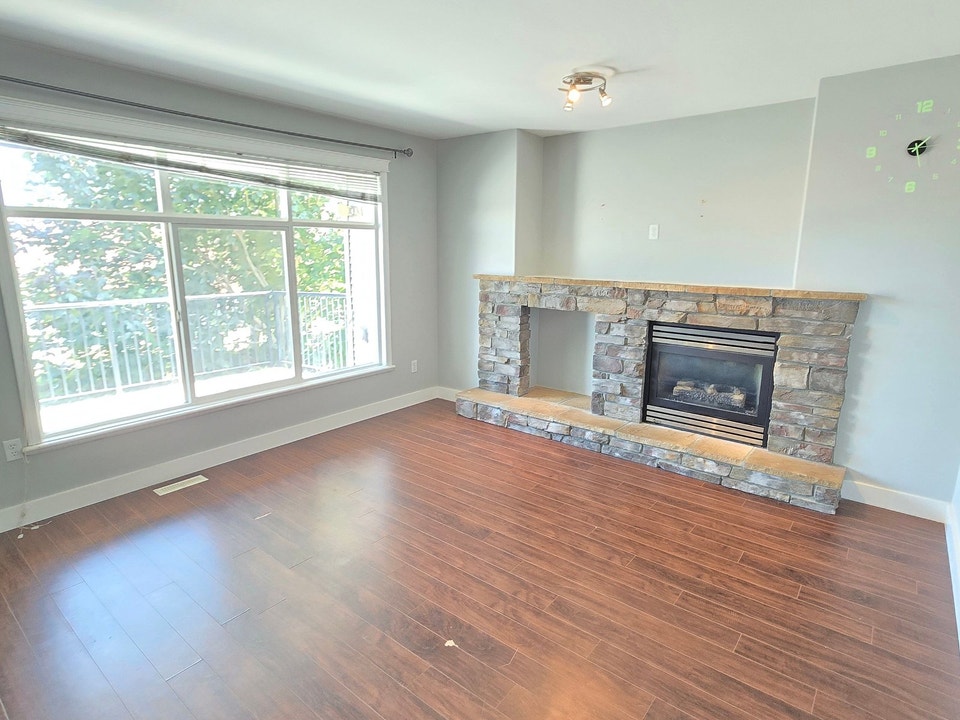 Comfortable Townhome in Eden Park! 4