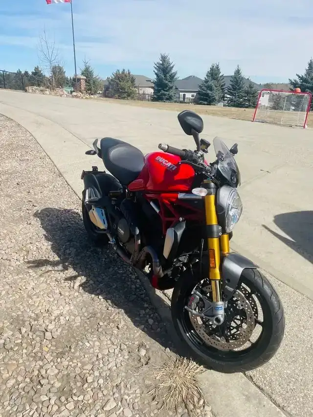 2014 DUCATI MONSTER 1200S (FINANCING AVAILABLE) in Sport Bikes in Strathcona County - Image 4
