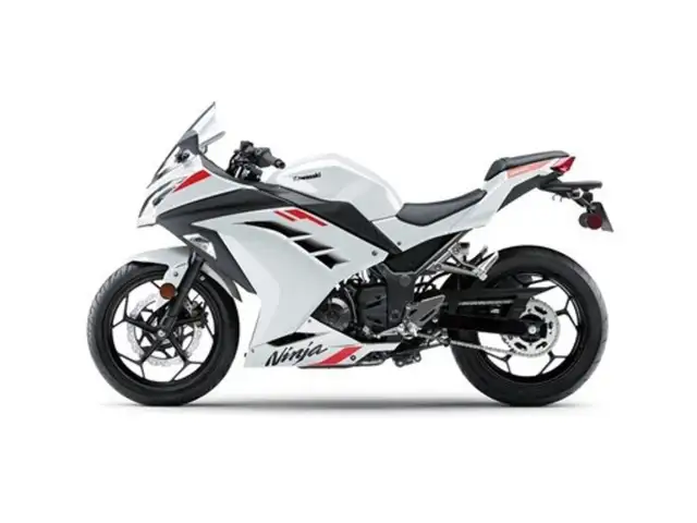 2026 Kawasaki Ninja 300 in Sport Bikes in Sherbrooke - Image 3