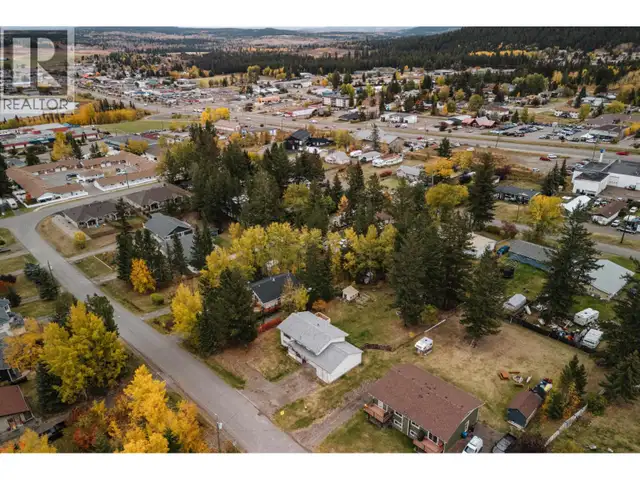 835 SPRUCE AVENUE 100 Mile House, British Columbia in Houses for Sale in 100 Mile House - Image 5