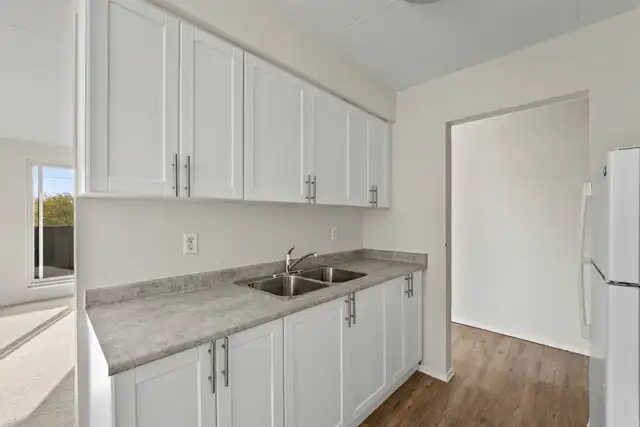 Da Vinci Tower and Mildon Tower Apartments - 2 Bedroom Apartment in Long Term Rentals in Windsor Region - Image 9