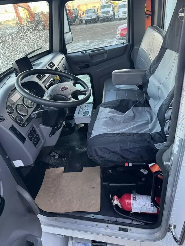 2018 PETERBILT 337 in Heavy Trucks in Calgary - Image 14