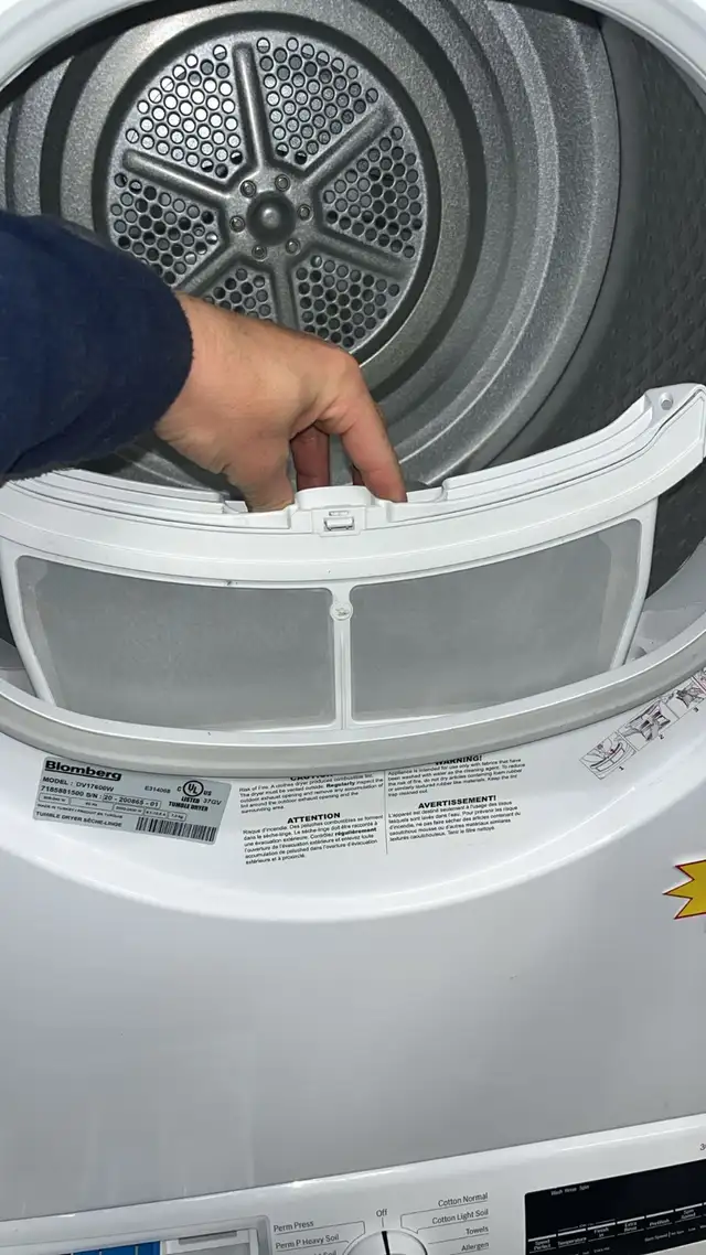 Bosch 24” Stackable Washer And Dryer Tested  30-Day Warranty in Washers & Dryers in Kitchener / Waterloo - Image 8