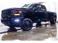 **ONE OWNER - ACCIDENT FREE** ORIGINAL FACTORY PRICE $105,290 187 KM This 2025 Ram 3500 4x4 Crew Cab... (image 3)