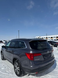 2017 Honda Pilot AWD | No Reported Accidents | 207,541 KM | Set of Tires Heated Seats, Lane Assist,... (image 5)