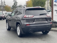 Heated mirrors, Cold Weather Group, safety tech, and smart connectivity make this 2019 Jeep Cherokee... (image 4)