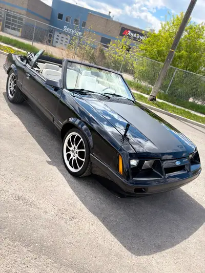 Very rare black / white interior 86 GT fox body 5.0 auto Runs and drives well 250 Kms Black top in g...