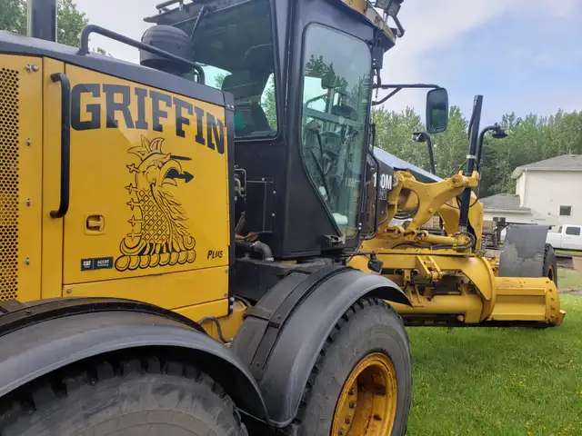 Lot Grading ! Sweeps ! Line Painting ! in Snow Removal & Property Maintenance in Edmonton - Image 4