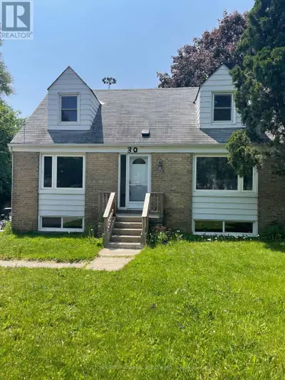 30 VONDA, SECOND FLOOR AVENUE Toronto (Willowdale East), Ontario