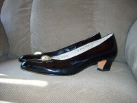 Salvatore Ferragamo Woman's Size 8 AAA Shoe