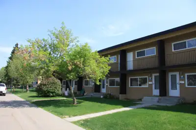 2D for Rent - Townhomes in Capilano For Rent!