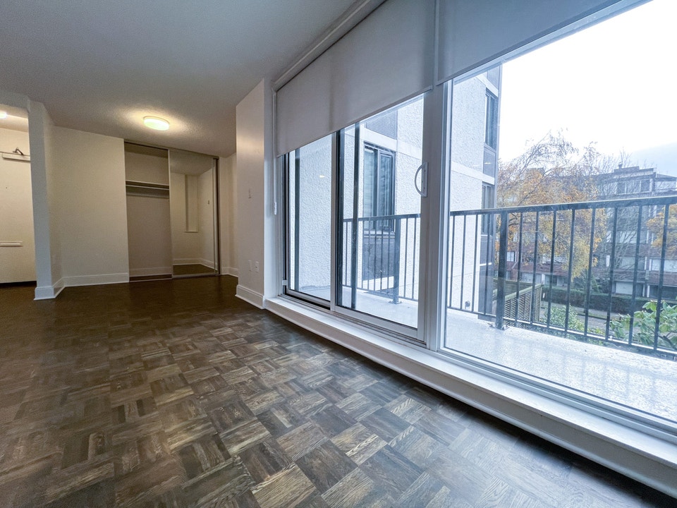 Junior One bedroom Apartment for Rent - 1320 Bute Street 5