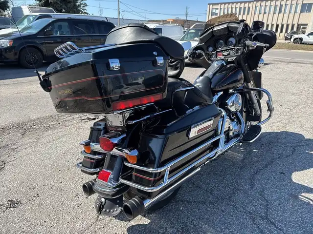 2001 Harley-Davidson Electra Glide Classic ~ ELECTRA GLIDE ~ 88C in Sport Touring in City of Toronto - Image 6