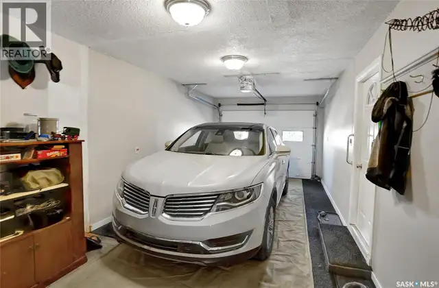 704 Leeville DRIVE Assiniboia, Saskatchewan in Houses for Sale in Moose Jaw - Image 30