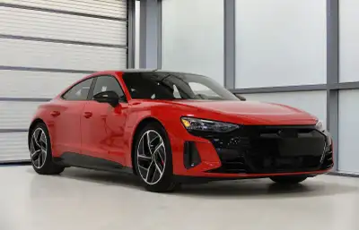 Puissance de 687 HP /Groupe RS Design / Traction intégrale Audi quattro / 100% électrique / Roues 21...