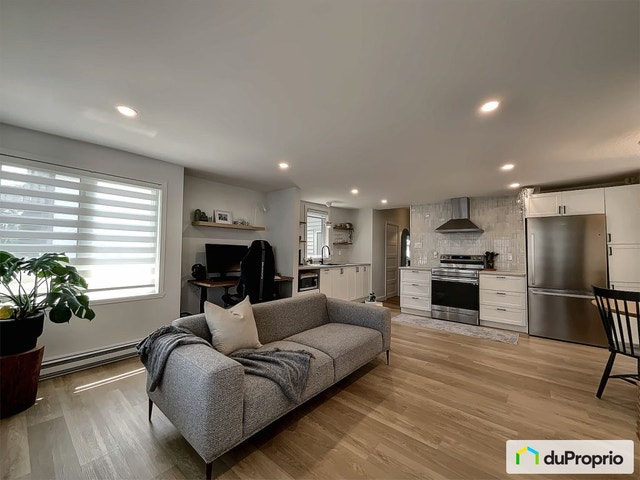 $439,900 - Bungalow for sale in La Prairie — photo 2