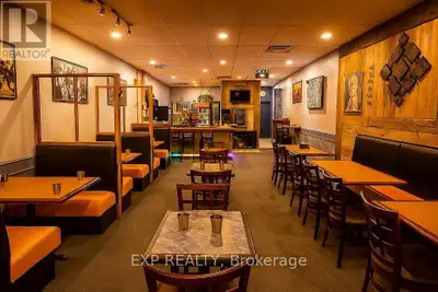 Turnkey restaurant opportunity in a prime Wasaga Beach location. Well-positioned in one of the area'...