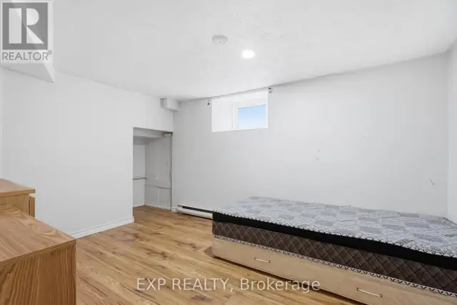 30 REGINA STREET N Waterloo, Ontario in Long Term Rentals in Kitchener / Waterloo - Image 19