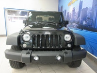 JEEP WRANGLER SPORT 2018 MANUEL À 6 RAPPORTS AVEC SEULEMENT 162 200 KM CERTIFIÉ (RAPPORT CARFAX DISP... (image 2)