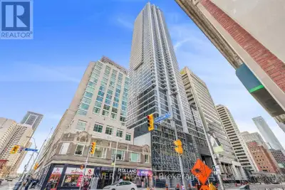 Absolutely Beautiful! One Bedroom In The Sought After Rosedale On Bloor Condos! Extra High Ceiling,...