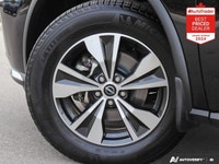 New Price! Odometer is 29511 kilometers below market average! Black 2024 Nissan Murano SV AWD CVT wi... (image 7)