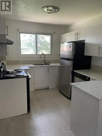 MAIN - 389 BECKER ROAD Richmond Hill (Crosby), Ontario