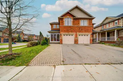 Impeccable Spotless 3 bedroom Semi-detached Home On Corner Lot. Very Sunny With Lots Of Windows. Tur...