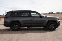 ENGINE: 3.6L PENTASTAR VVT V6 W/ESS,POWER SUNROOF,GLOBAL BLK W/GLOBAL BLK CAPRI LEATHERETTE SEATS W/... (image 3)