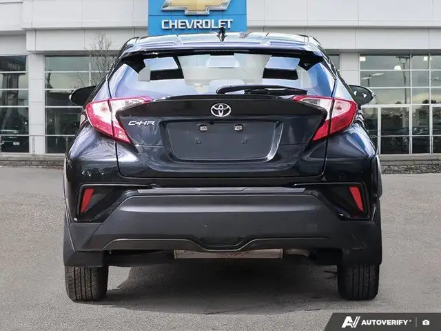 2022 Toyota C-HR LE | Accident Free | Backup cam in Cars & Trucks in Oshawa / Durham Region - Image 5