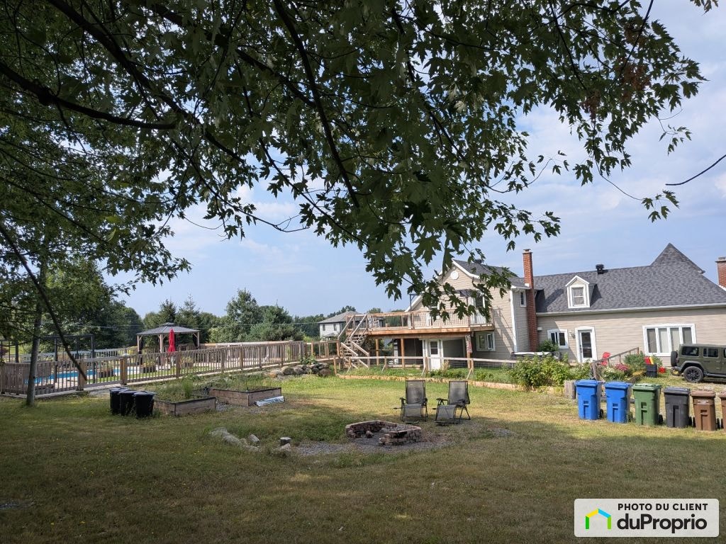 $749,000 - Duplex for sale in Ste-Catherine-De-Hatley — photo 2