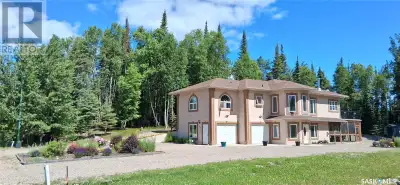 This four-season home beautiful two storey home located in Elk Ridge Resort is move in ready. The cu...