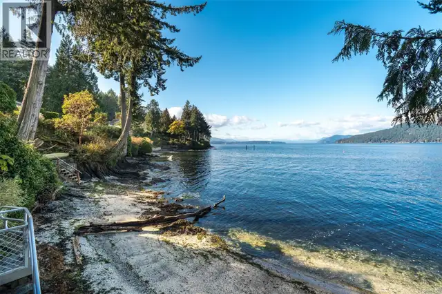 960 Lands End End North Saanich, British Columbia in Houses for Sale in Victoria - Image 22