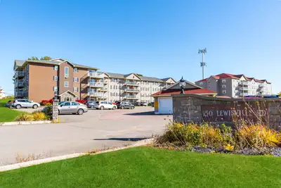 Building Overivew Available May 1st Experience the perfect blend of comfort, convenience, and commun...
