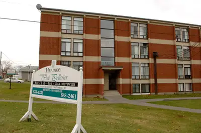POUR INFORMATION ET VISITE VEUILLEZ COMMUNIQUER DIRECTEMENT AVEC L'AGENT DE LOCATION AU, 418-833-433...