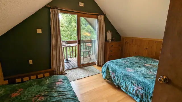 LAKEFRONT COTTAGE FOR RENTRODDICK LAKE - Discounted rates in Quebec in Canada - Image 16