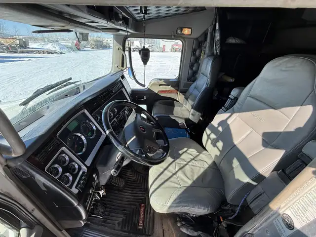 2014 KENWORTH T800 in Heavy Trucks in Saskatoon - Image 10