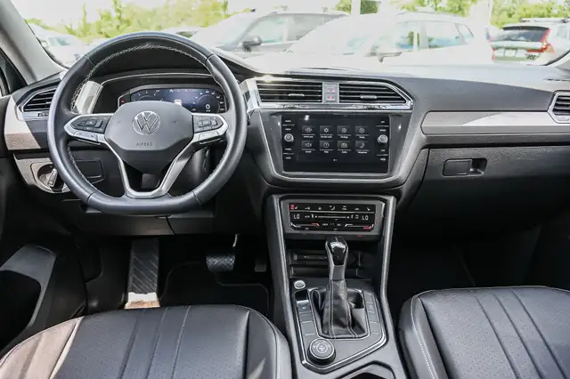 2023 Volkswagen Tiguan Comfortline | Toit pano | Apple Carplay | in Cars & Trucks in Longueuil / South Shore - Image 19