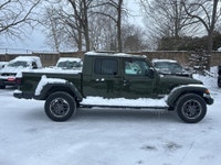 The 2022 Jeep Gladiator Overland is a bold and versatile midsize pickup designed for drivers who wan... (image 5)