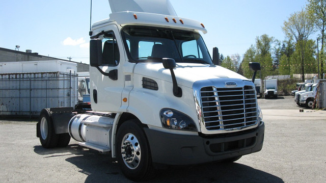 2017 Freightliner Cascadia S/A Day Cab in Heavy Trucks in Burnaby/New Westminster - Image 3