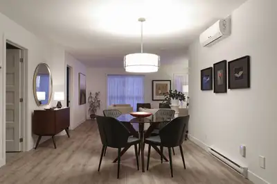 5-1/2 moderne et spacieux avec garage et air climatisé