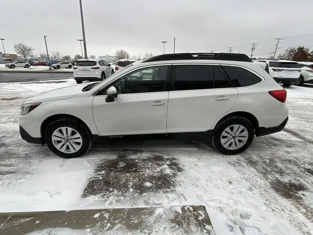 2019 Subaru Outback Touring 2.5i AWD | Bluetooth | Alloy Rims in Cars & Trucks in Regina - Image 6
