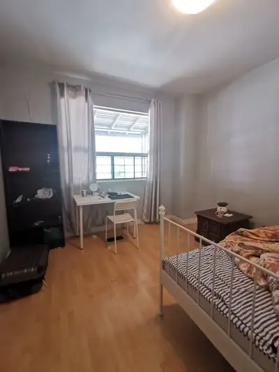 Large bedroom for rent in downtown toronto! Lease start date: September 1st, 2026 or October 1st 202...