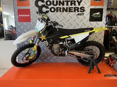 Engine Type: 1-cylinder, 4-stroke engine Displacement: 449 cm³ Fuel System: Keihin EMS Front Suspens...