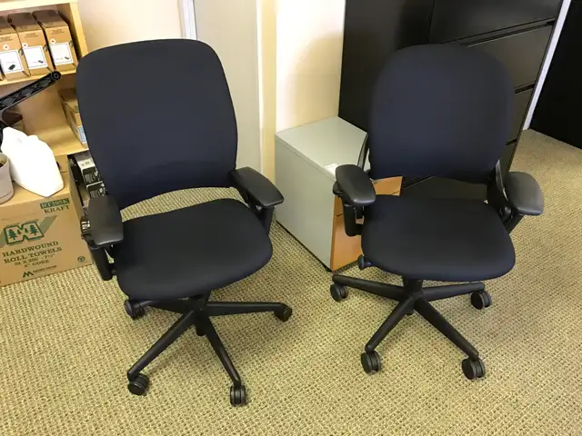 Stealcase Leap $600 in Chairs & Recliners in Mississauga / Peel Region - Image 8