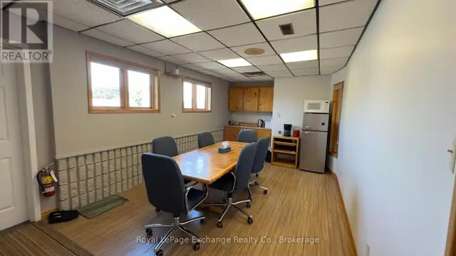 911 QUEEN STREET Kincardine, Ontario in Commercial & Office Space for Rent in Owen Sound - Image 5