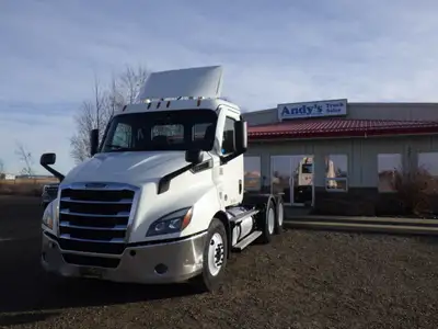 Welcome to Andy's Truck Sales. 2020 FREIGHTLINER T11664ST EVOLUTION DAY CAB #3474 ; 437,915 KM ; 11,...