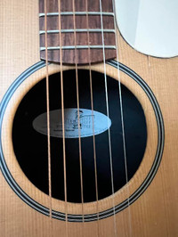 Ovation Guitar Ballander