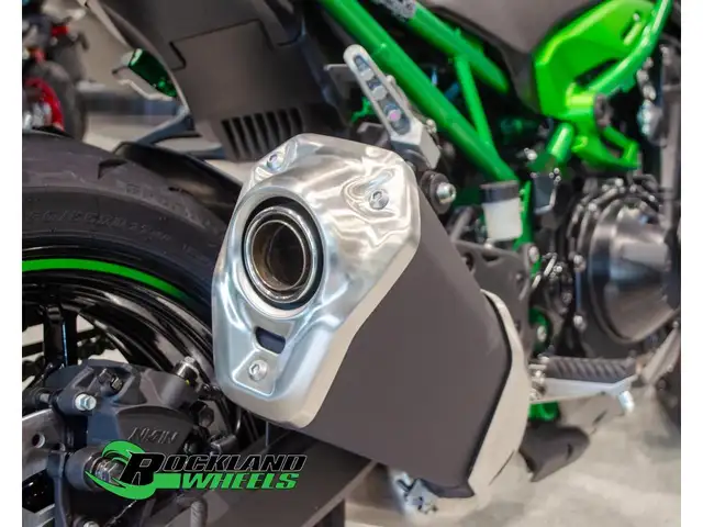 2025 Kawasaki Z900 in Sport Touring in Ottawa - Image 4