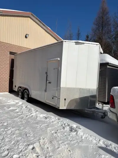 remorque 18 pieds plus v nose Suspension E-Z-Flex Tel: 418-809-1018 Yves tel: 819-446-5127 Denis